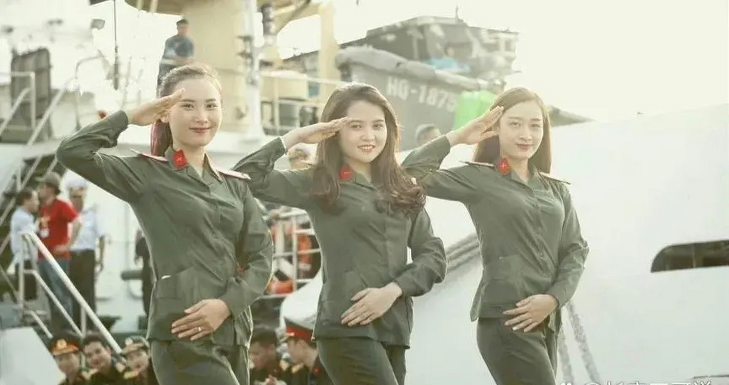 在对越自卫反击战中,被我军俘虏的越南女兵,经常使用脱光衣服的惯用