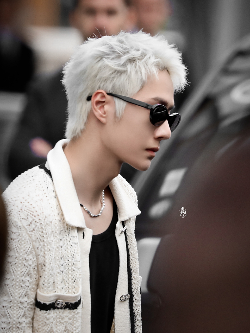 王一博看秀 王一博在巴黎时装周上的两套造型太帅了.