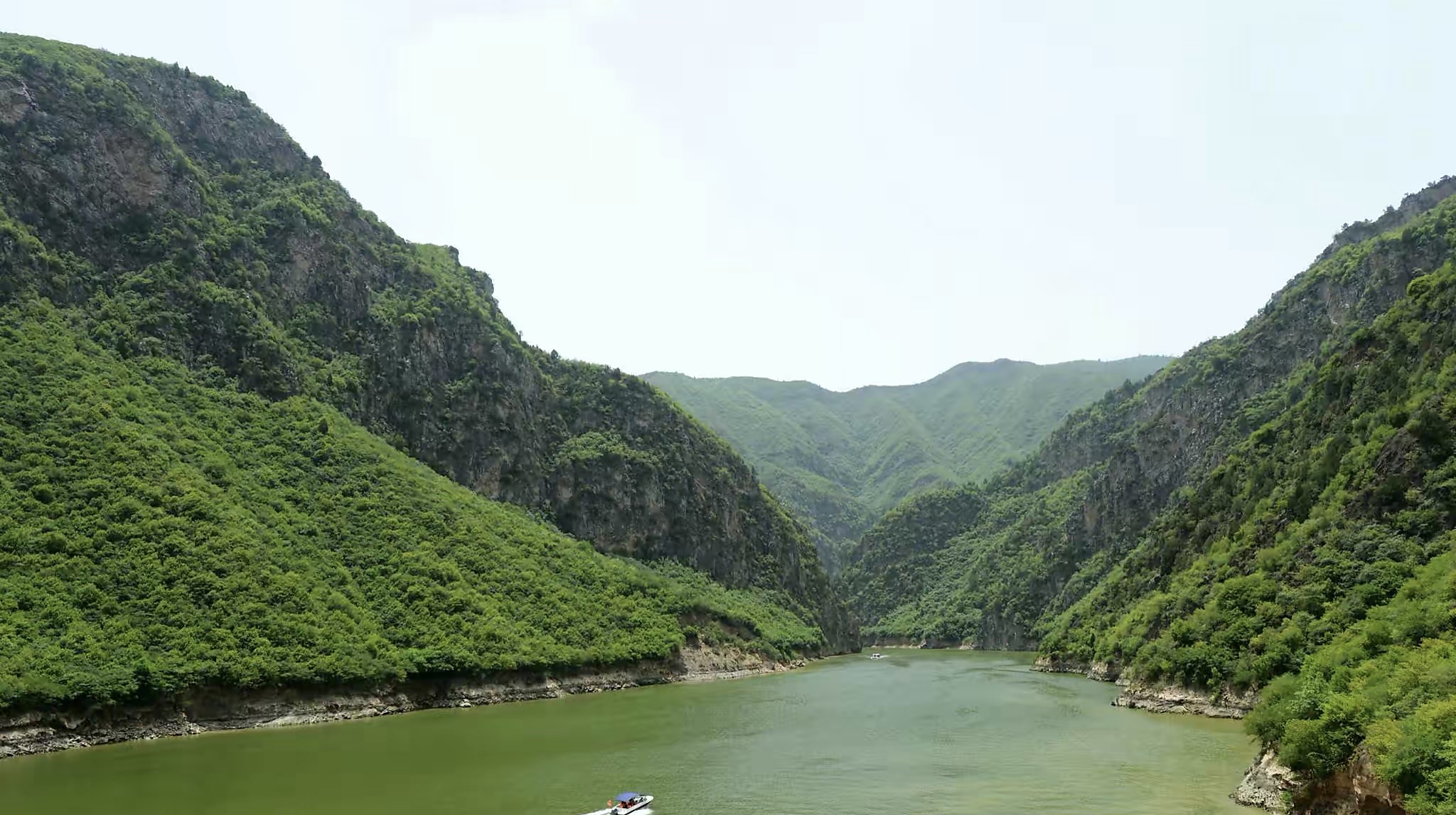 遨游华夏泾河大峡谷