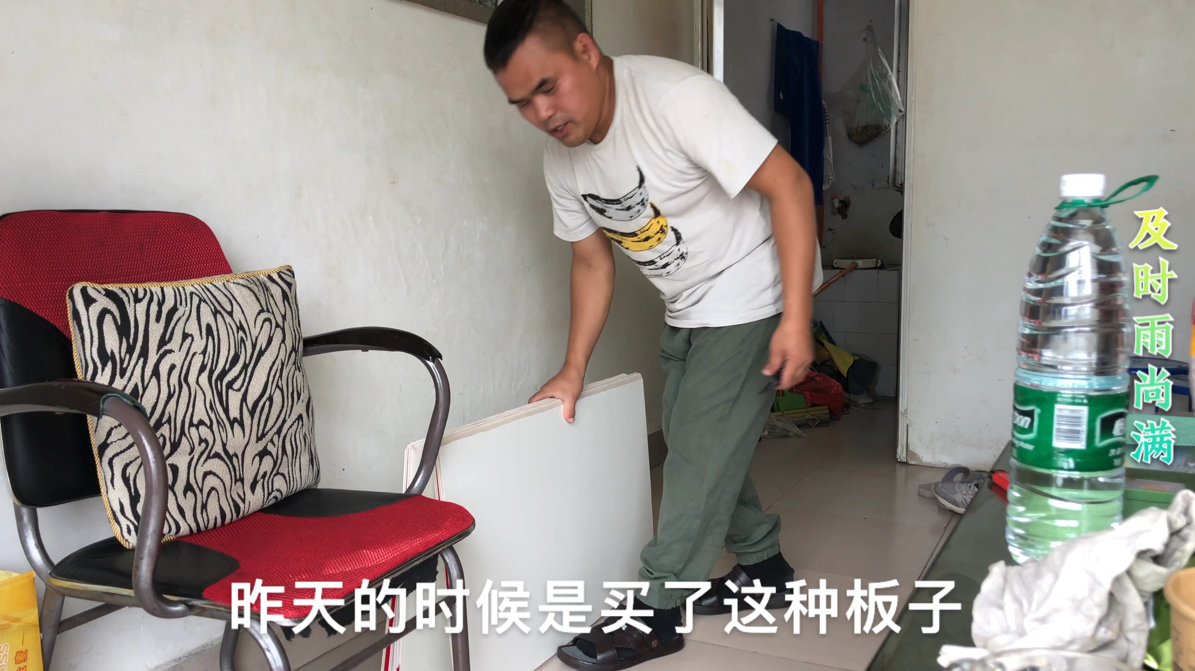 二手车商,在售车辆顶部广告牌,原来都是这样做的
