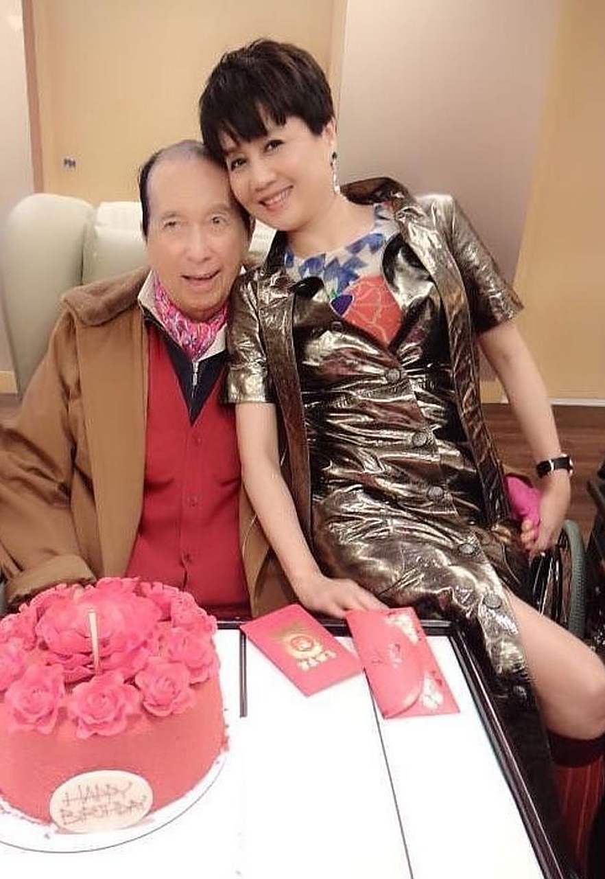 四太梁安琪:我和70岁赌王自然怀孕生女,身体健康果然才是王道!