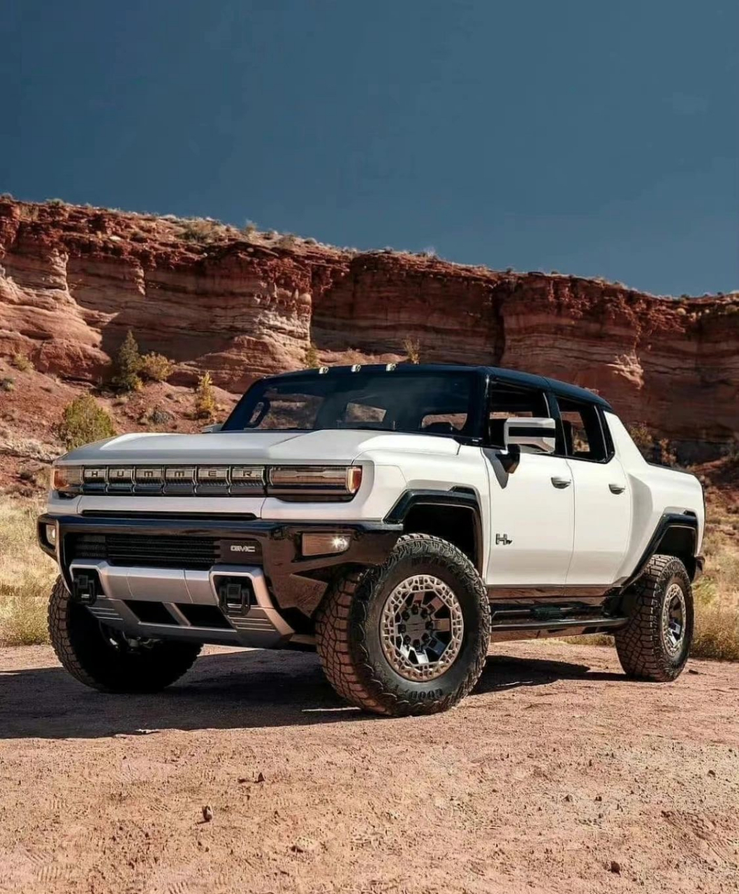 纯电动悍马皮卡,三电机e4wd四驱,1000马力.3.