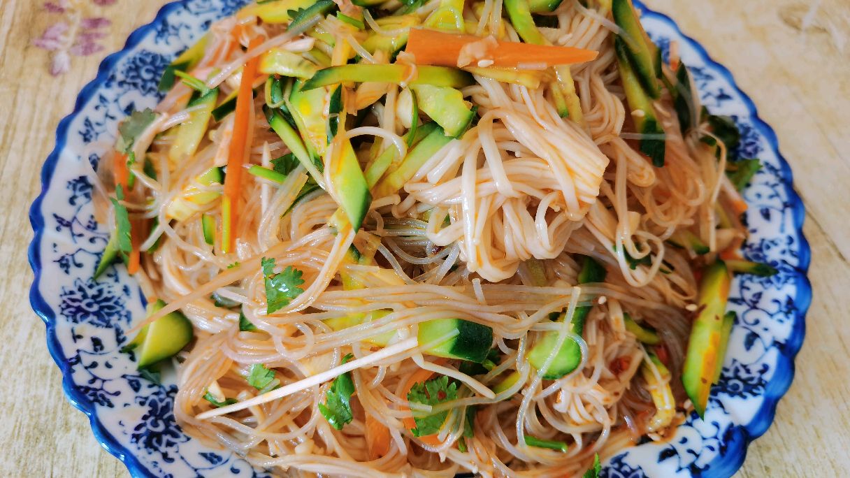 金针菇拌粉丝,一道家常凉菜,简单易学,非常好吃
