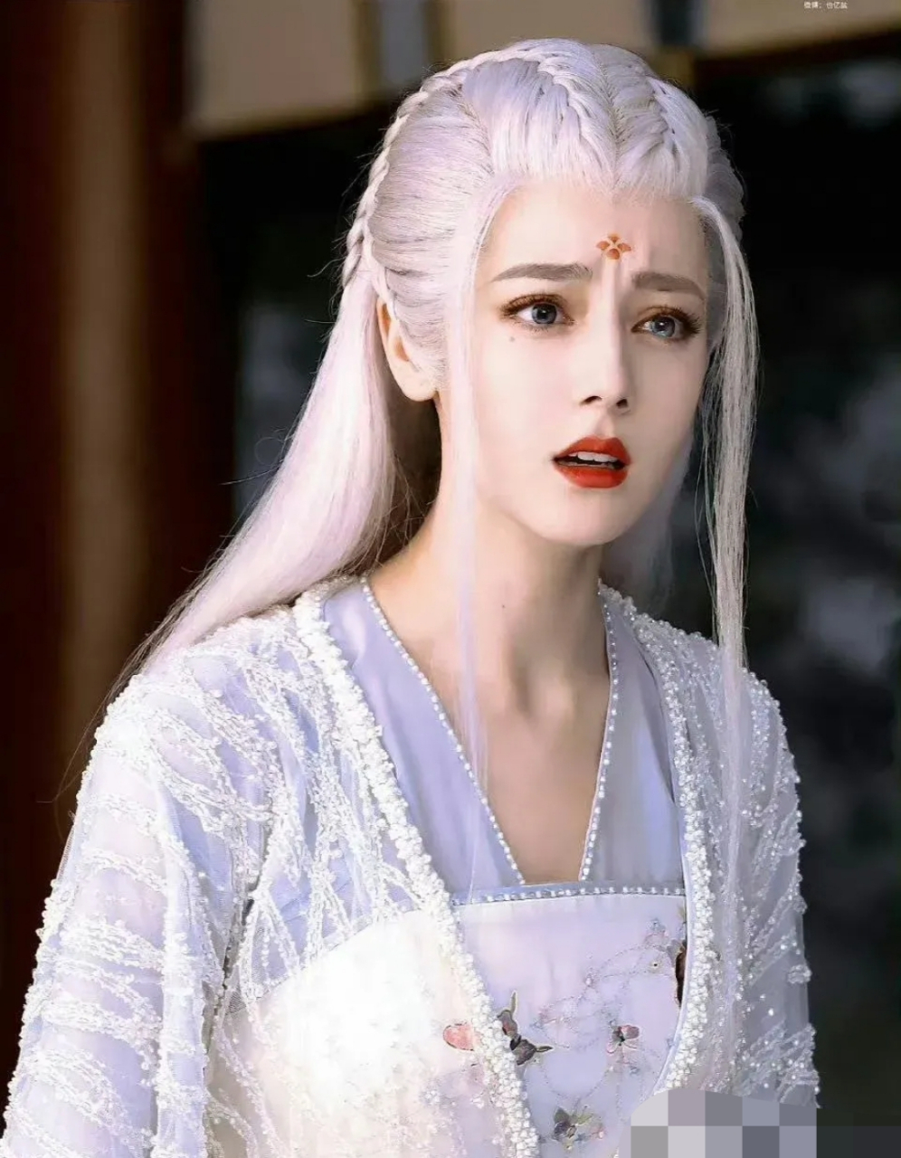 迪丽热巴 杨紫白发造型! ​