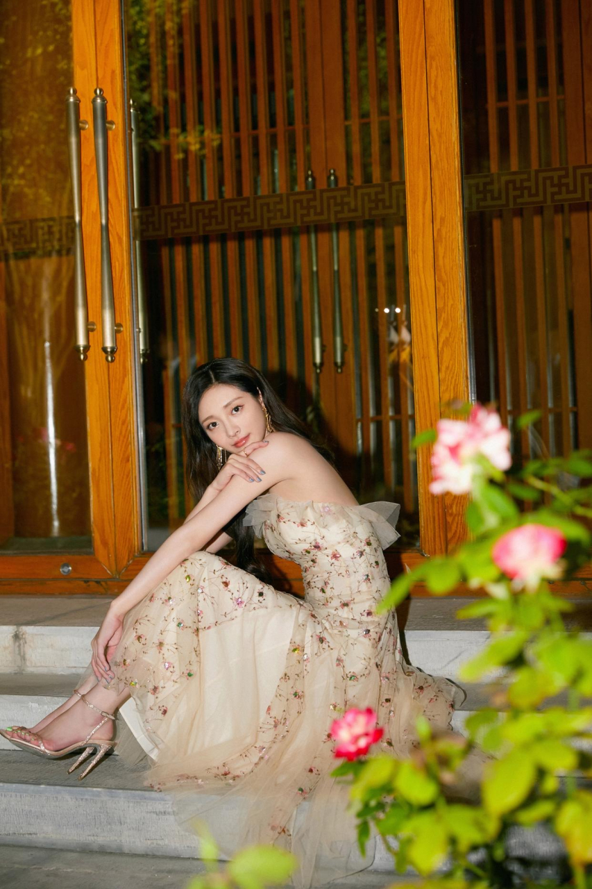 养眼美女# #性感美腿# 周洁琼 美腿玉足合集
