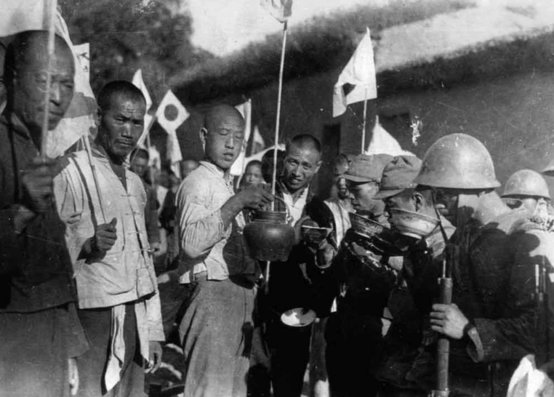 给小日子劳军的中国平民,这一幕越看越生气.