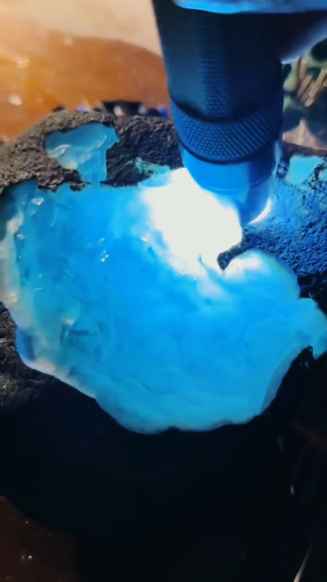 莫西沙天空蓝 老皮老坑 翡翠原石