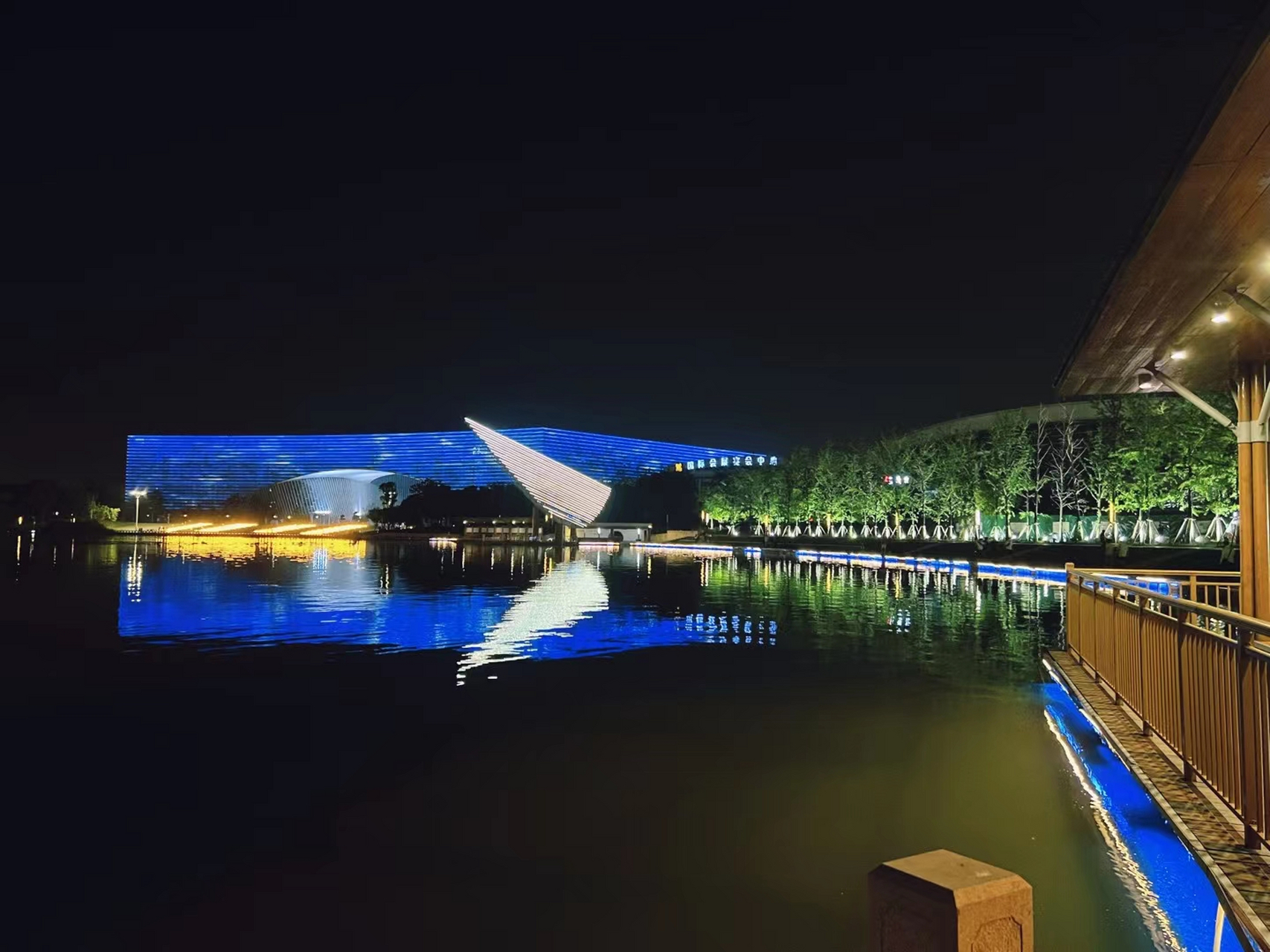 扬州明月湖公园介绍图片