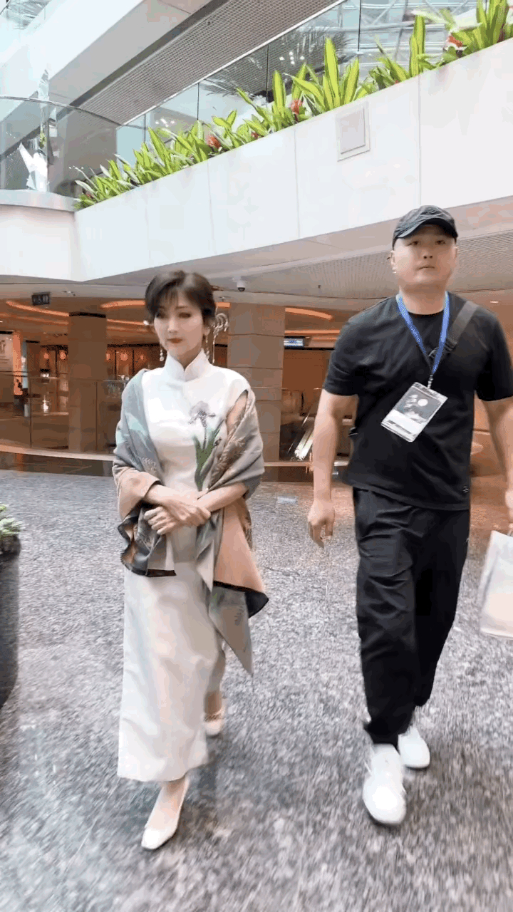 7月2日,赵雅芝工作室晒出的一则视频,没想到,网友一看后,忍不住感慨道