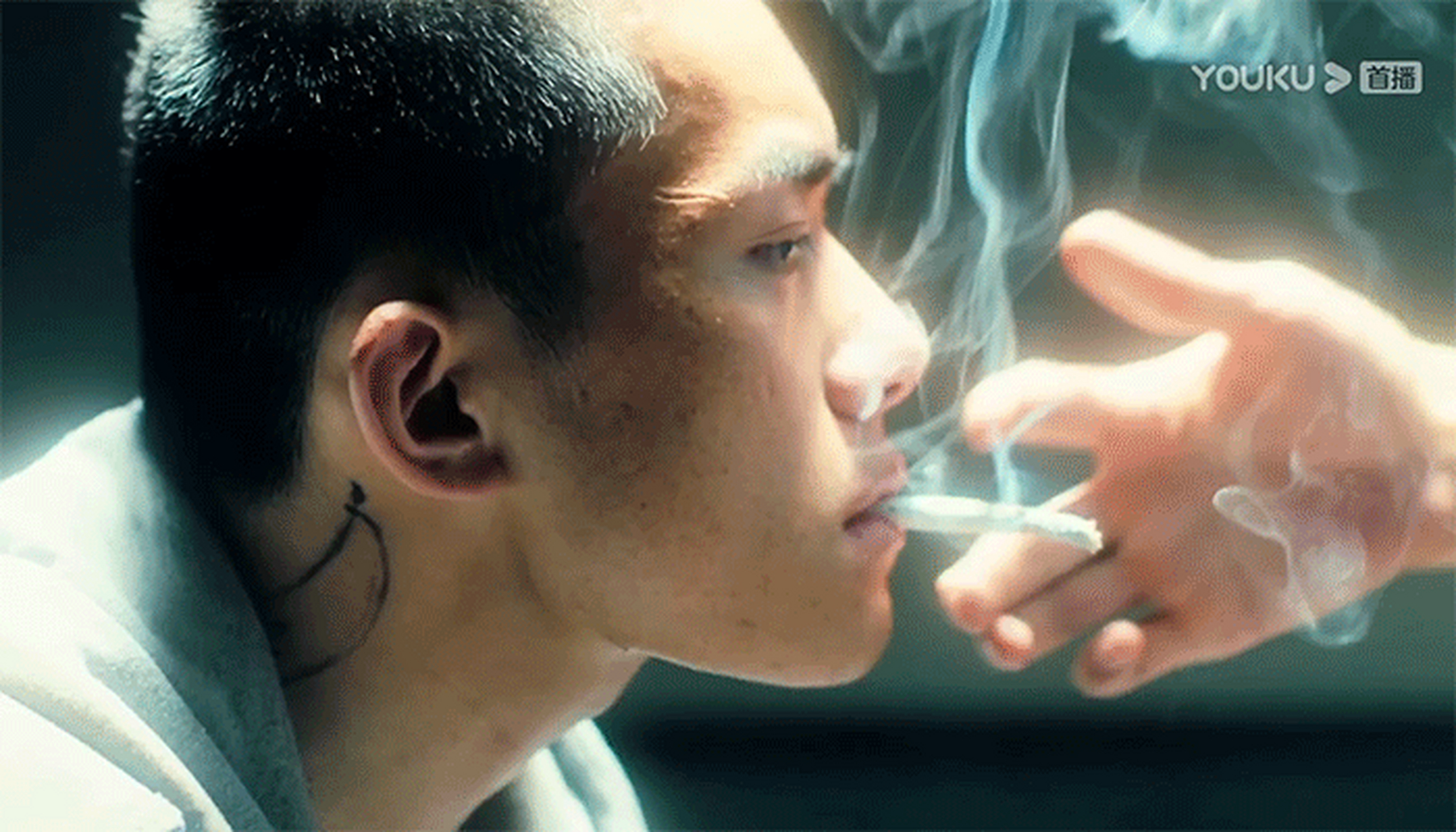 这几位同学抽烟,有你的菜吗?#王鹤棣# #易烊千玺