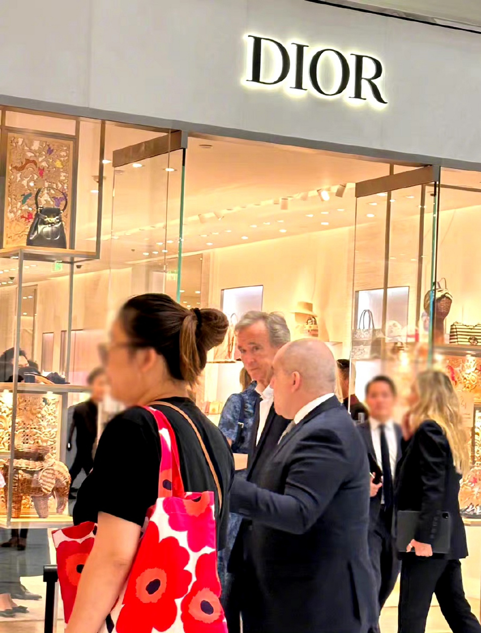 lv老板逛北京skp,带着儿女北京巡店!