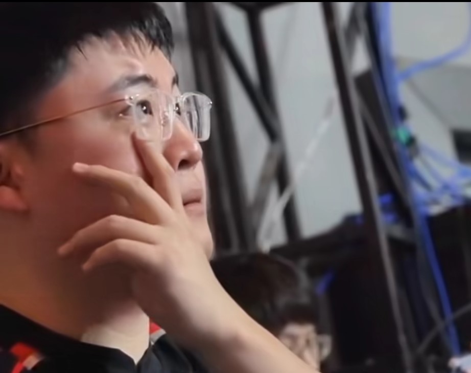 edg击败omg保底冒泡赛uzi却在后台流泪,mlxg锐评uzi感受:太内疚