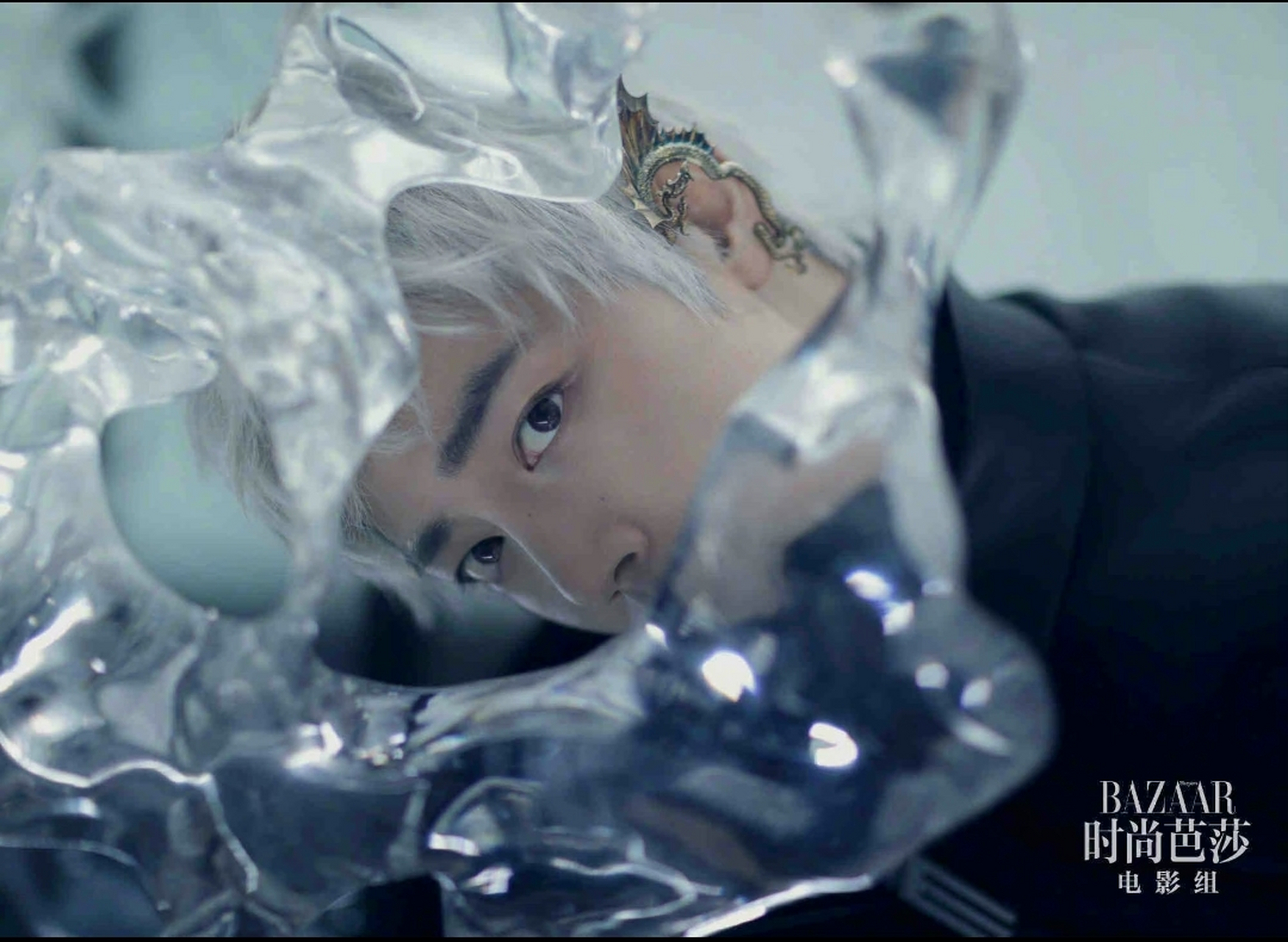 肖战# 再来欣赏一遍银发造型的肖战,帅太超过了!