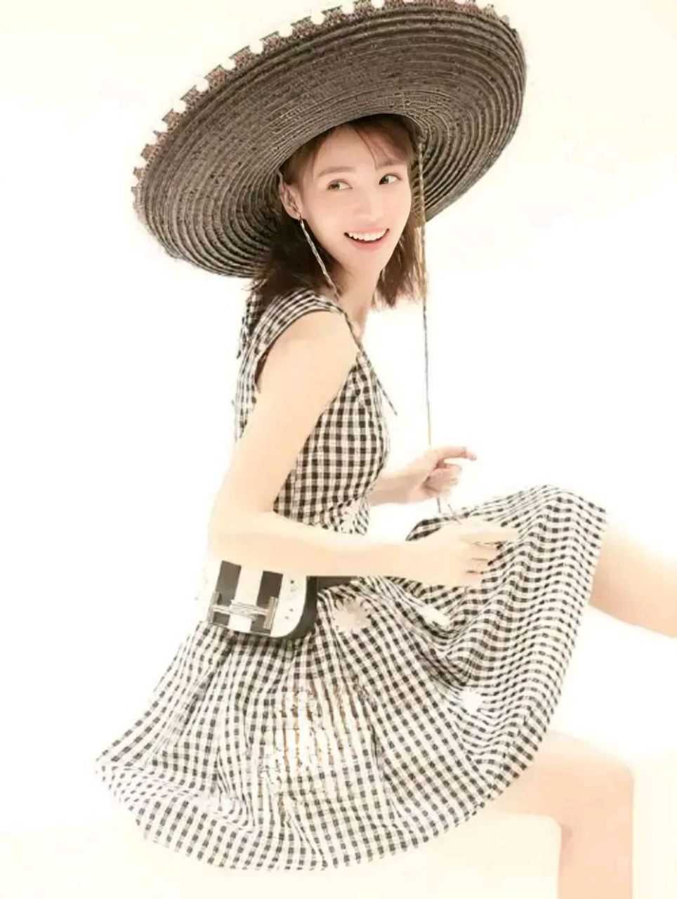 金晨,1990年9月5日出生于山东省济南市,毕业于北京舞蹈学院民族舞专业