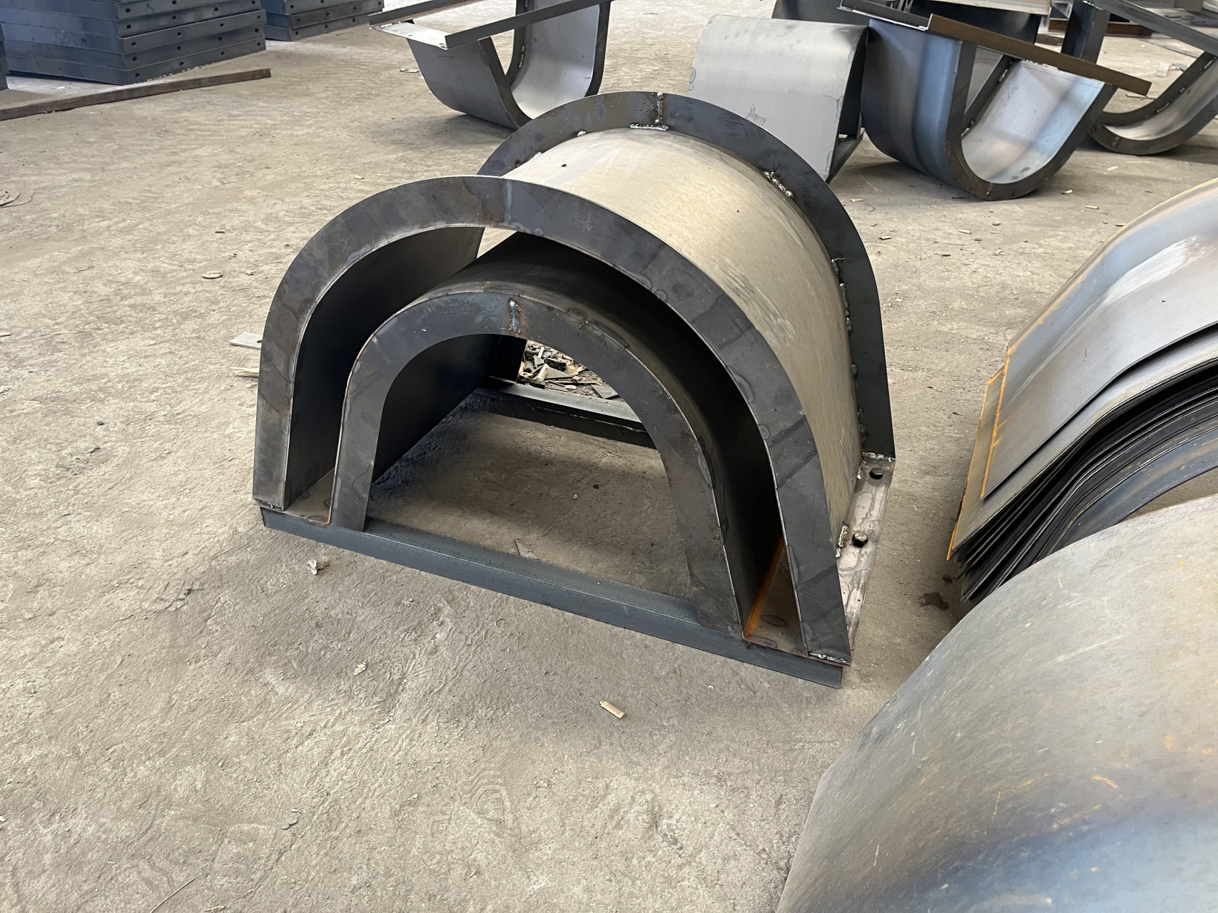 下面是关于矩形流水渠模具使用尺寸及优势的详细介绍.