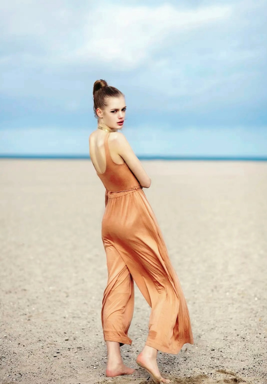 娱乐最前沿# #每日娱乐播报#德国西施 维密新起之秀超模——艾瑟.