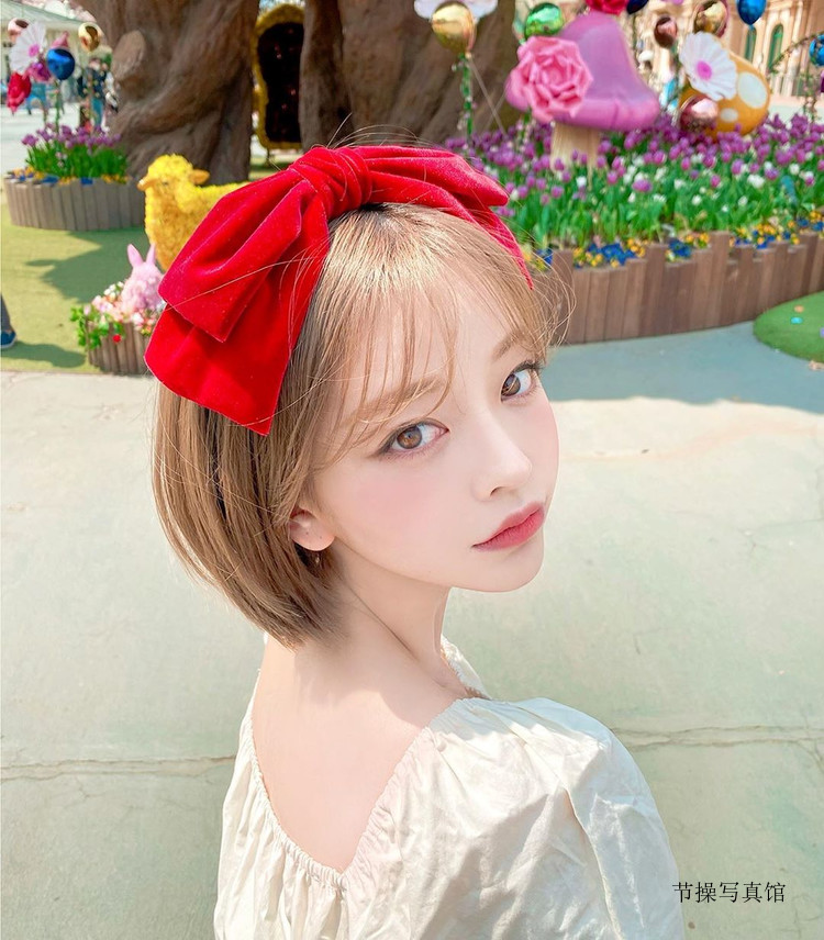 韩国巴掌脸美女写真图片,玲珑曲线大小刚刚好-gif出处