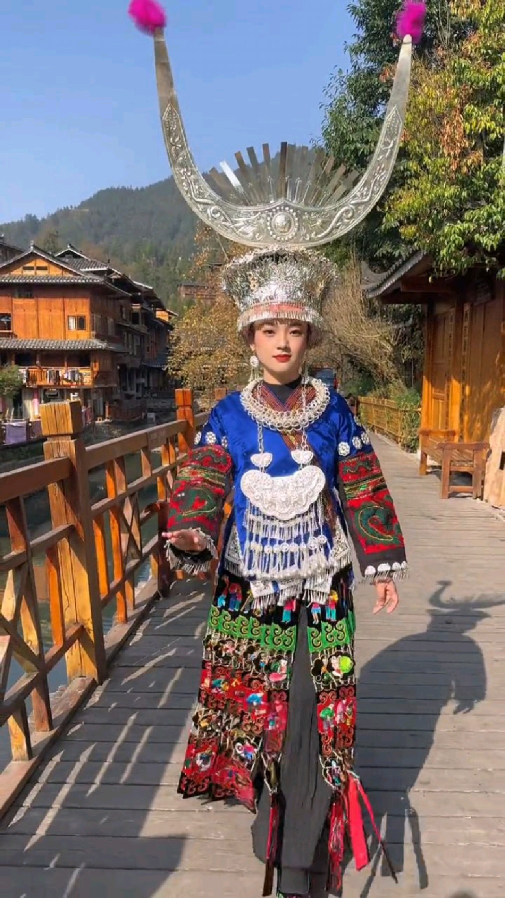 苗族盛装怎么样!