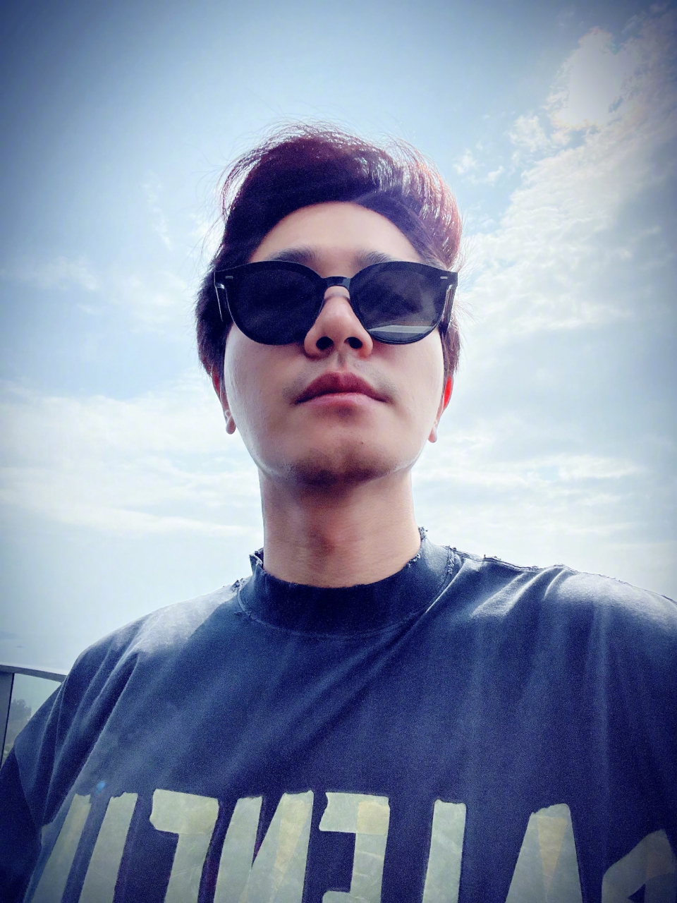 难道没人觉得彭冠英和泰国的mike有点像么