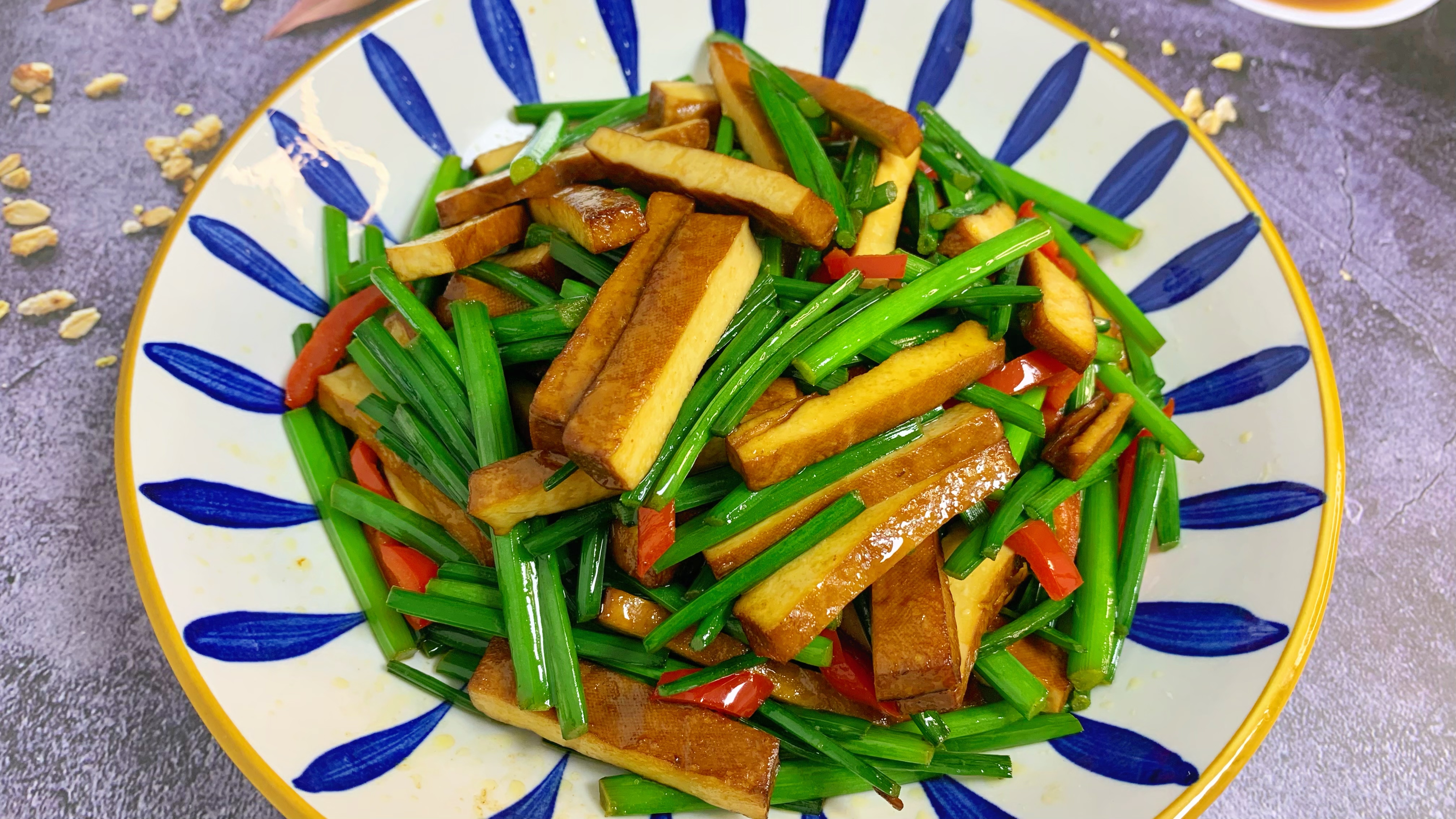 家常菜韭菜花炒香干,做法全在这里,鲜嫩入味,清淡营养超好吃