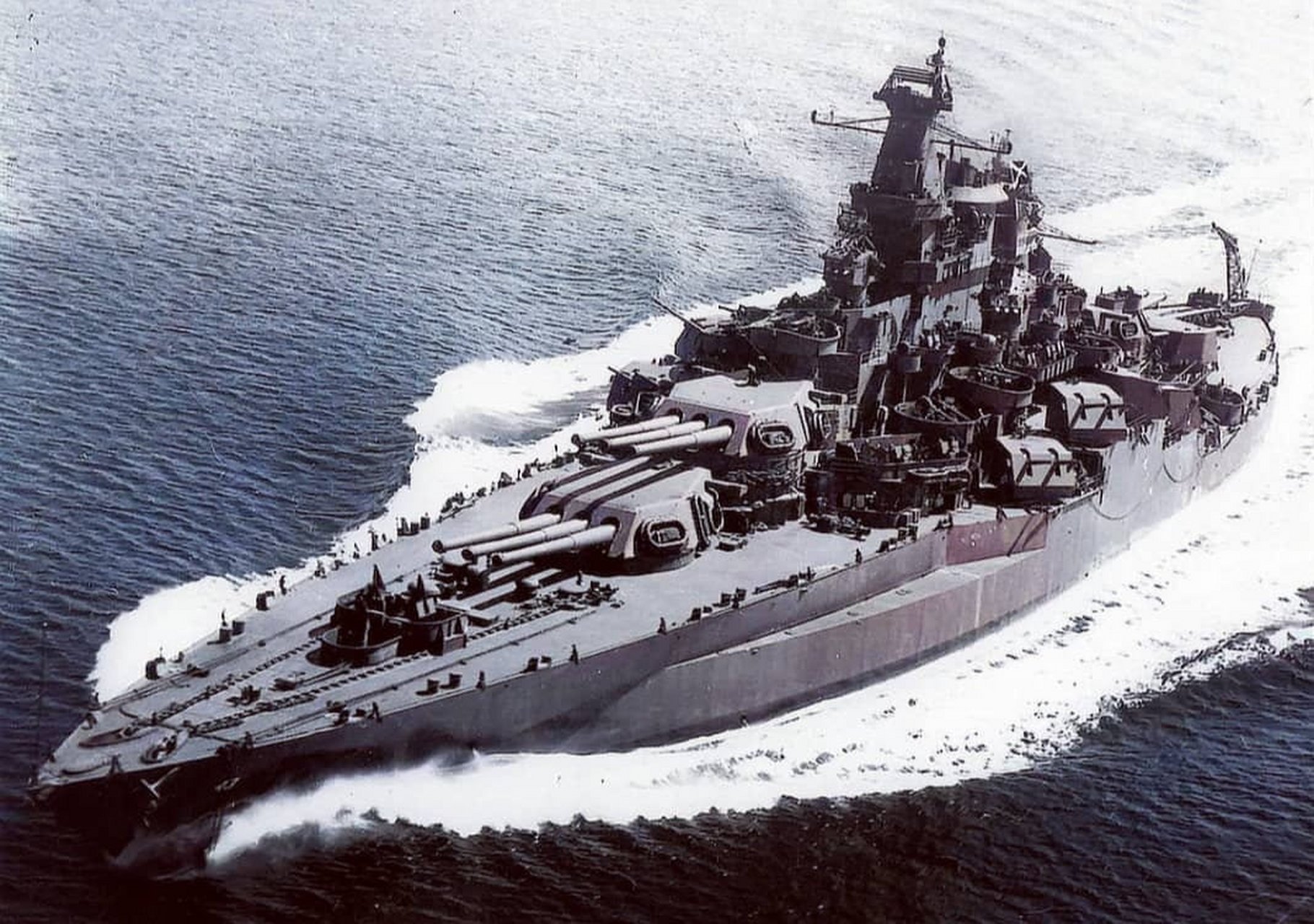 外形优雅丰满的二战著名美国田纳西号战列舰#二战# #动态创作者扶持