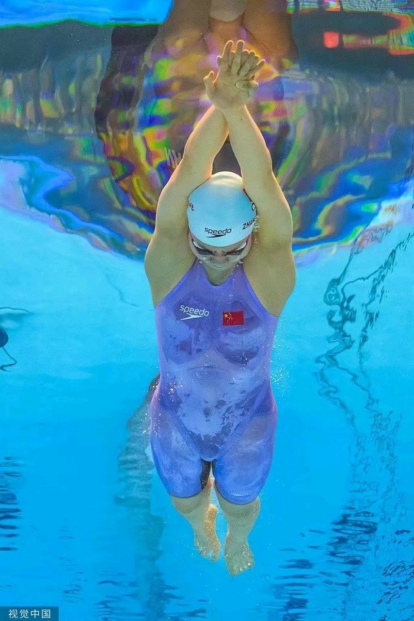 北京时间7月24日晚,福冈世界游泳锦标赛女子100米蝶泳决赛展开争夺.