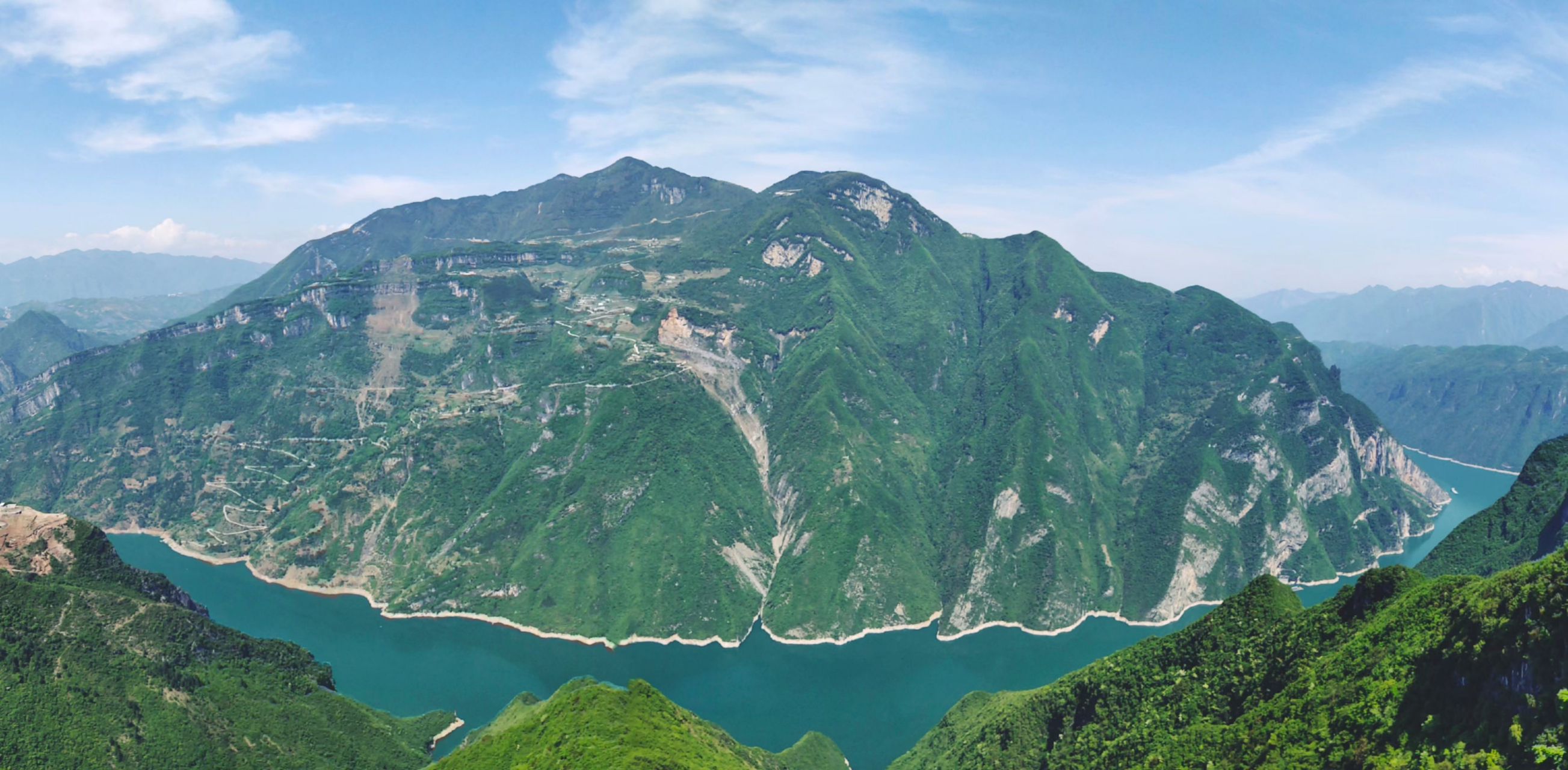 春天的长江神女溪,风光美若人间仙境 #动态翻倍挑战赛# 最近朋友圈有