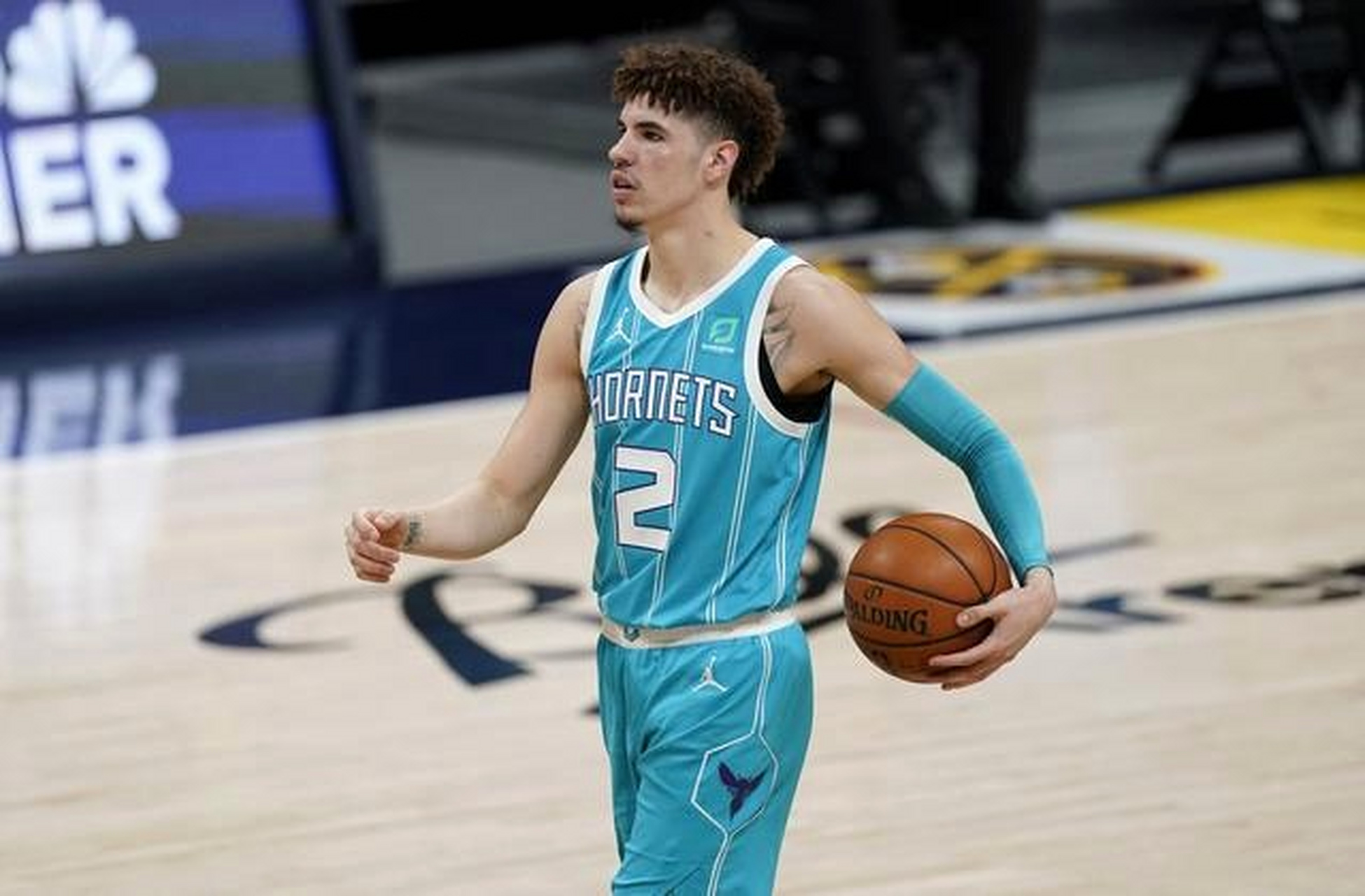 黄蜂官宣5年2.6亿续约拉梅洛鲍尔,揭露了三个可笑的事实!  1.