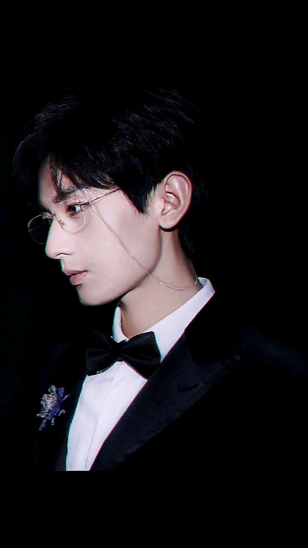 快来看戴眼镜的成毅