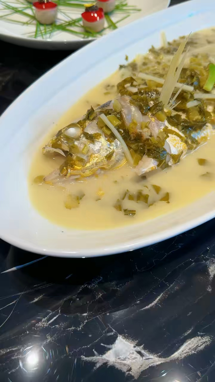 野生大黄鱼咸菜半汤