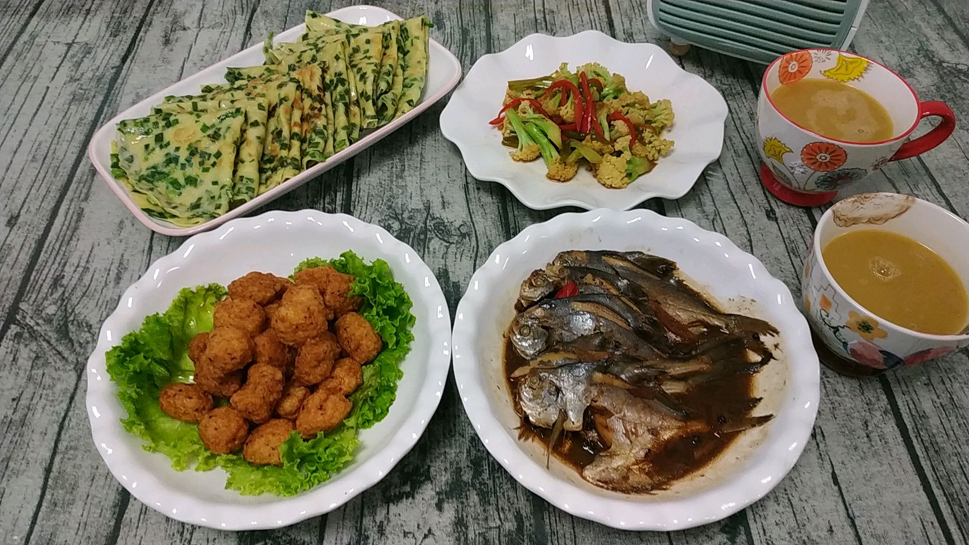 16元买5条小鲳鱼红烧,自创炸鱿鱼虾丸配韭菜鸡蛋饼,又吃撑了!