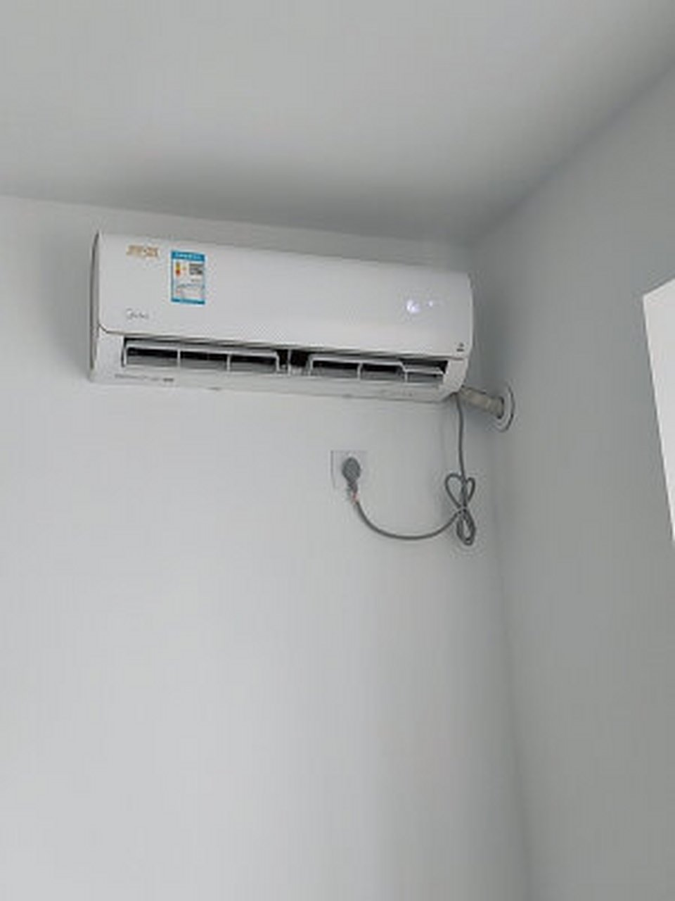 【感兴趣的朋友⇲⇲进入评论内容看商品卡抢优惠】  空调外观