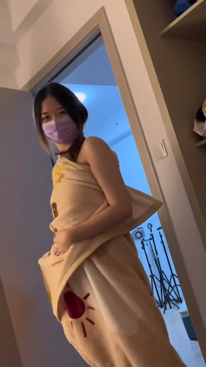 好了,别扭了,朕今晚翻你的牌子