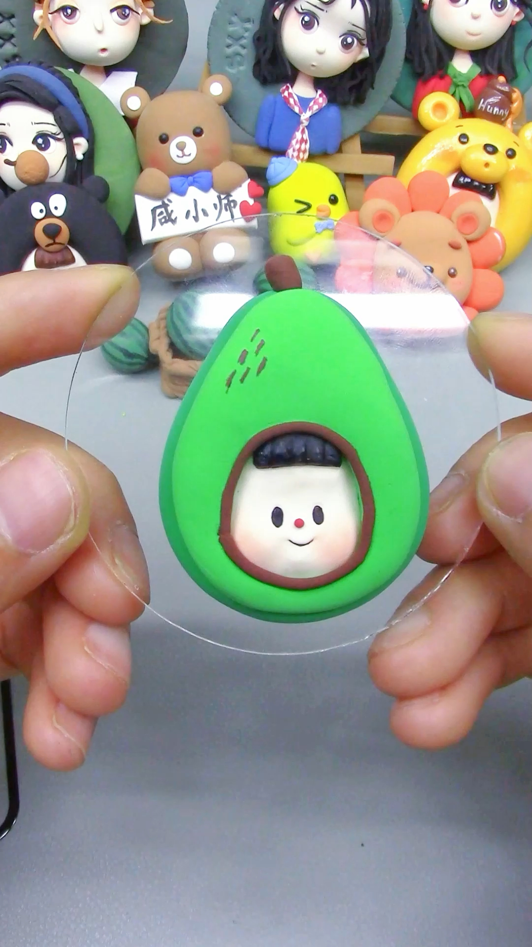 超简单的粘土水果牛油果多多妹手工教程-度小视