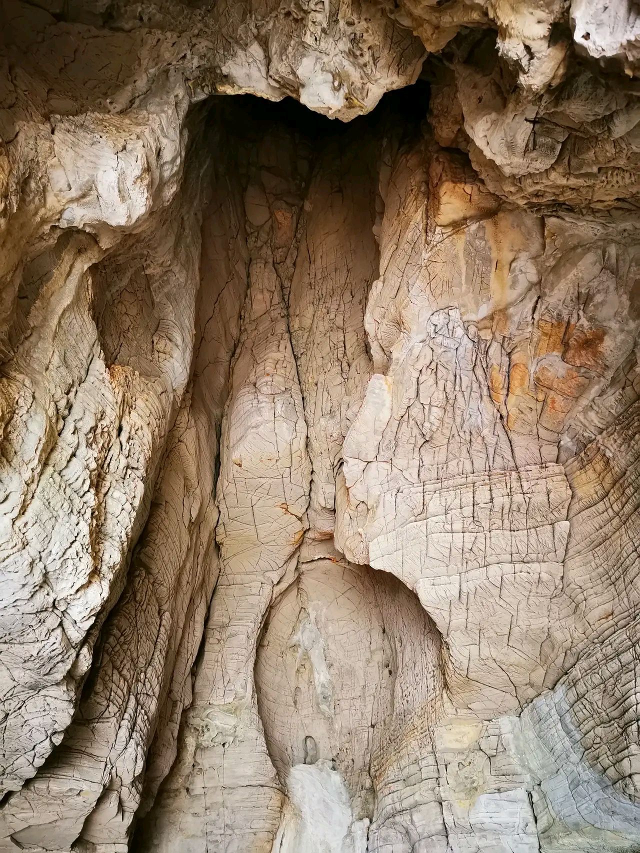 青州二龙山三洞