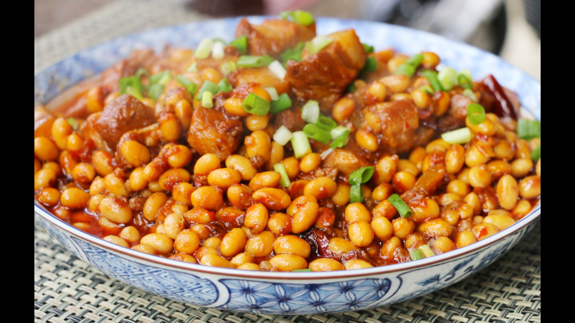 软糯入味的红烧肉焖黄豆,绝佳下饭菜