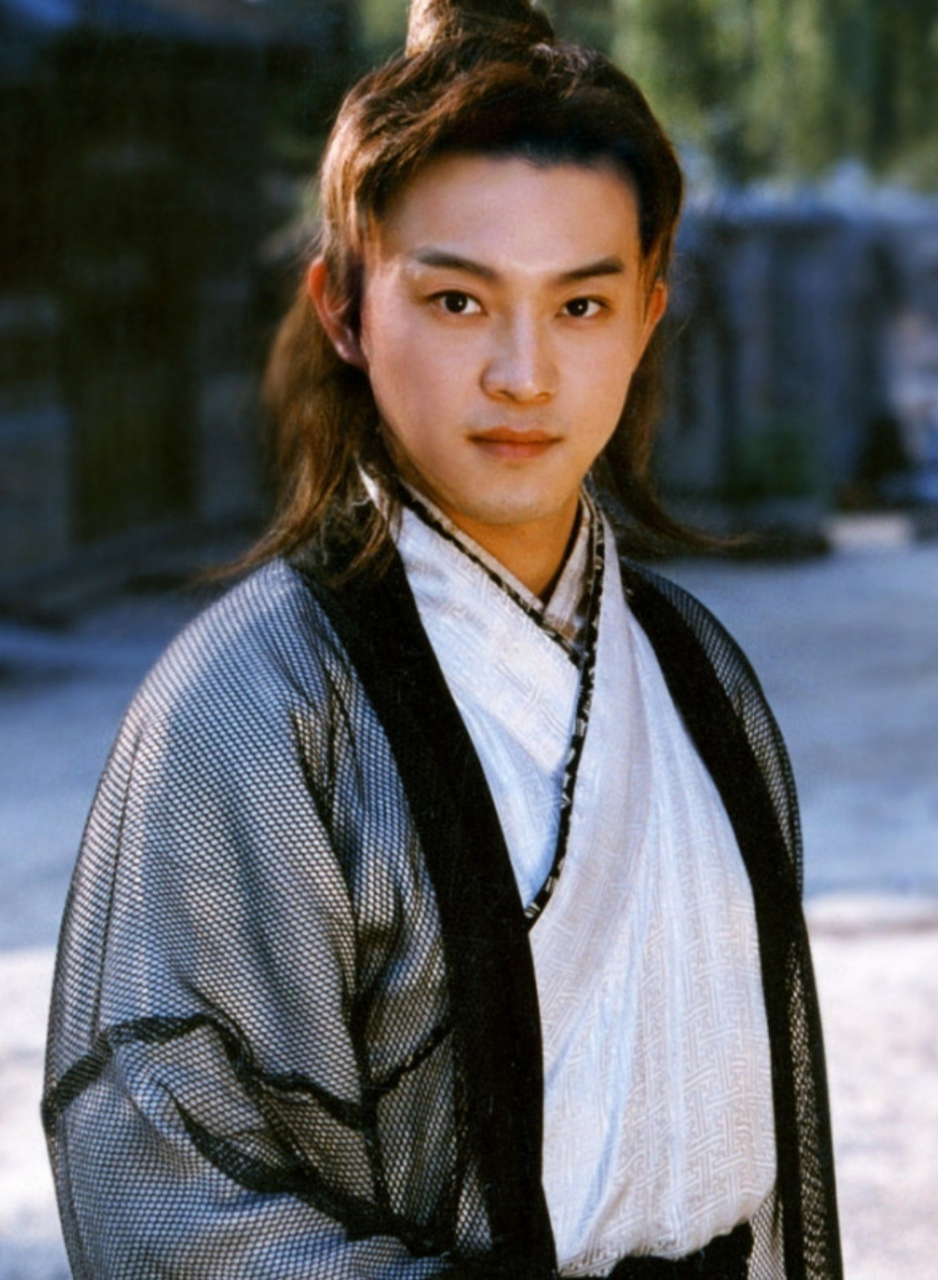 饰演顾九思的爹,其富态圆滚滚的外表非常贴合江南首富家境优渥的形象