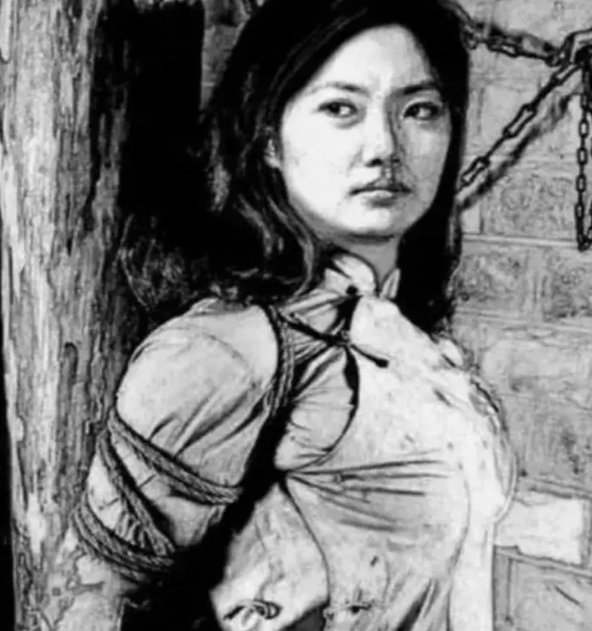 1942年,八路军女战士,被汉奸出卖,日军每天换着不同的方式折磨她,就在