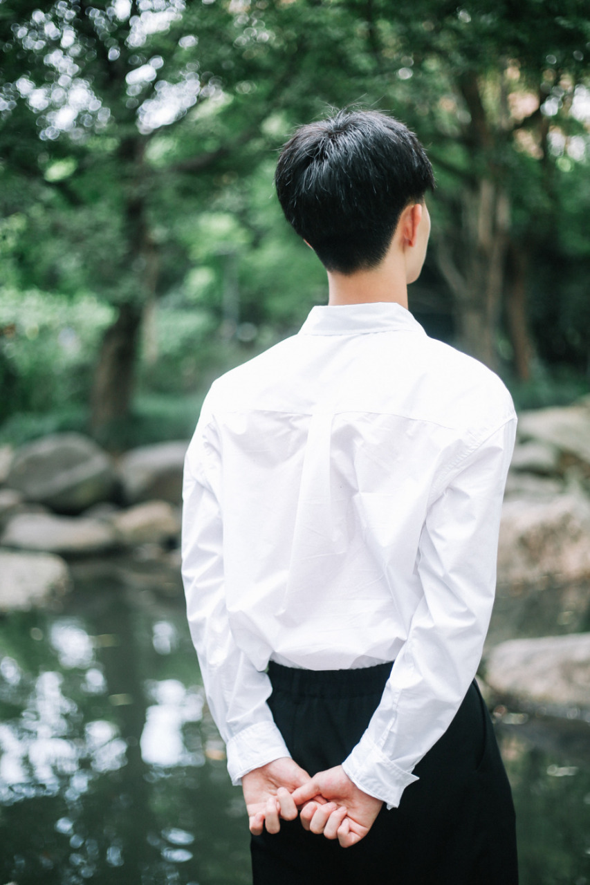 帅哥# 穿白衬衣的男生总是让人无法抗拒