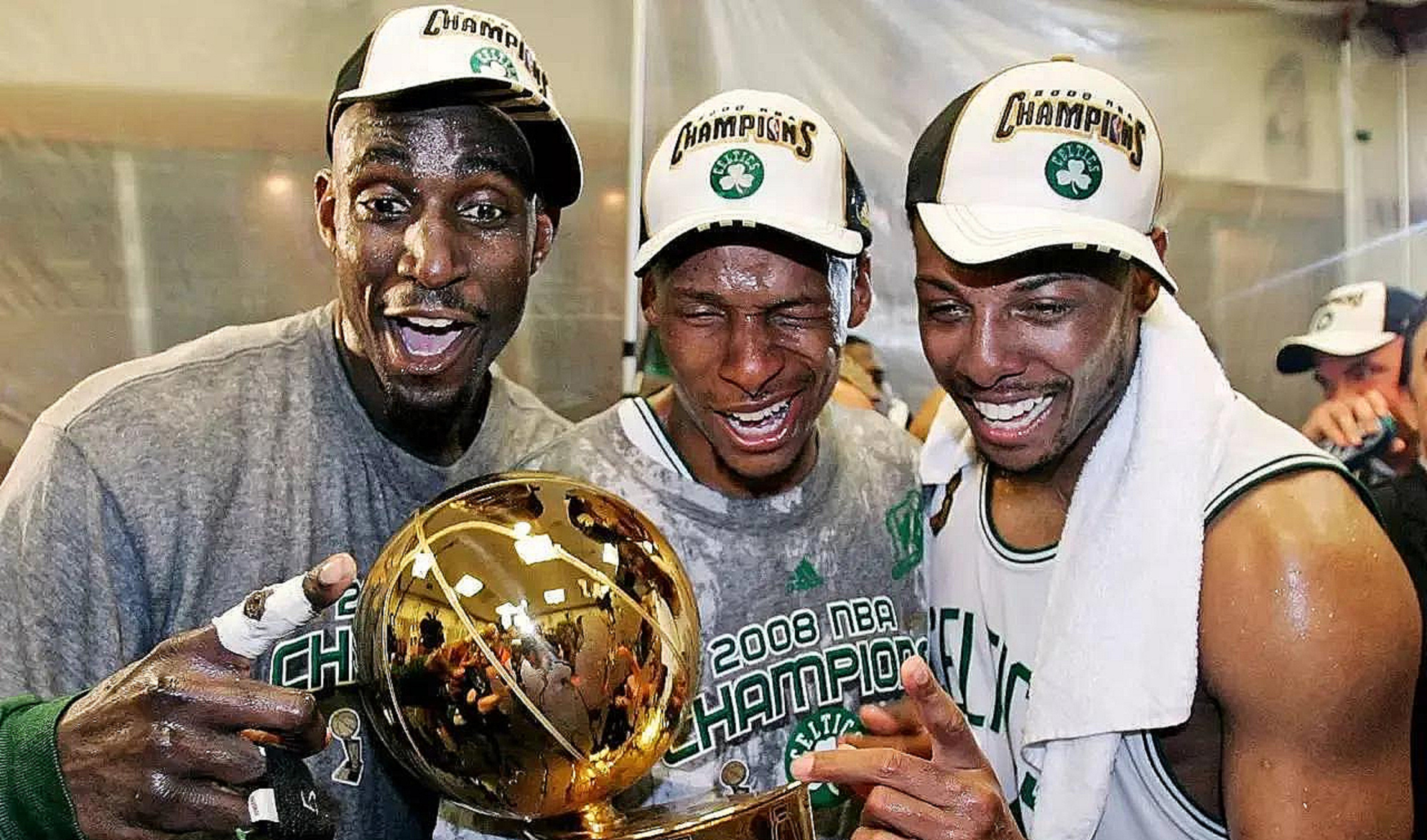 大o:凯尔特人三巨头没人抱怨,为什么詹姆斯去热火却遭受质疑呢