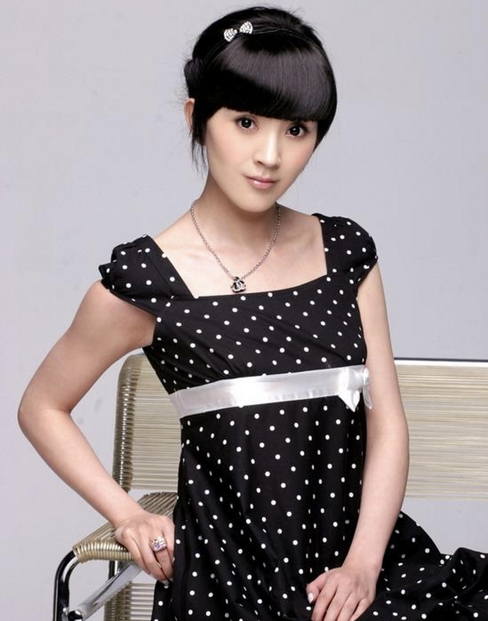 商蓉,1980年2月2日出生于甘肃省兰州市,中国内地女演员,毕业于中央