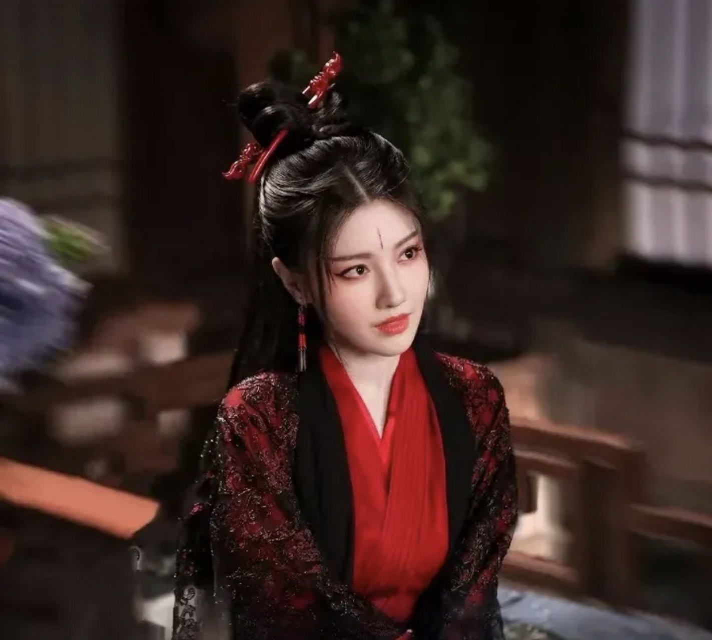 《莲花楼》中,有一个引人注目的角色,她就是疯批圣女角丽谯.