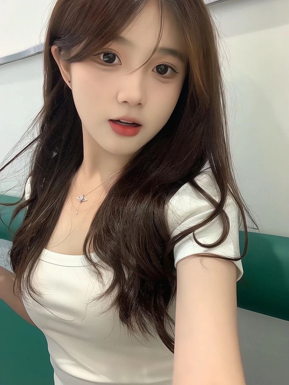清纯可爱的小姐姐真的是太让人喜欢了,166cm  21 喜欢网球 电影 游泳