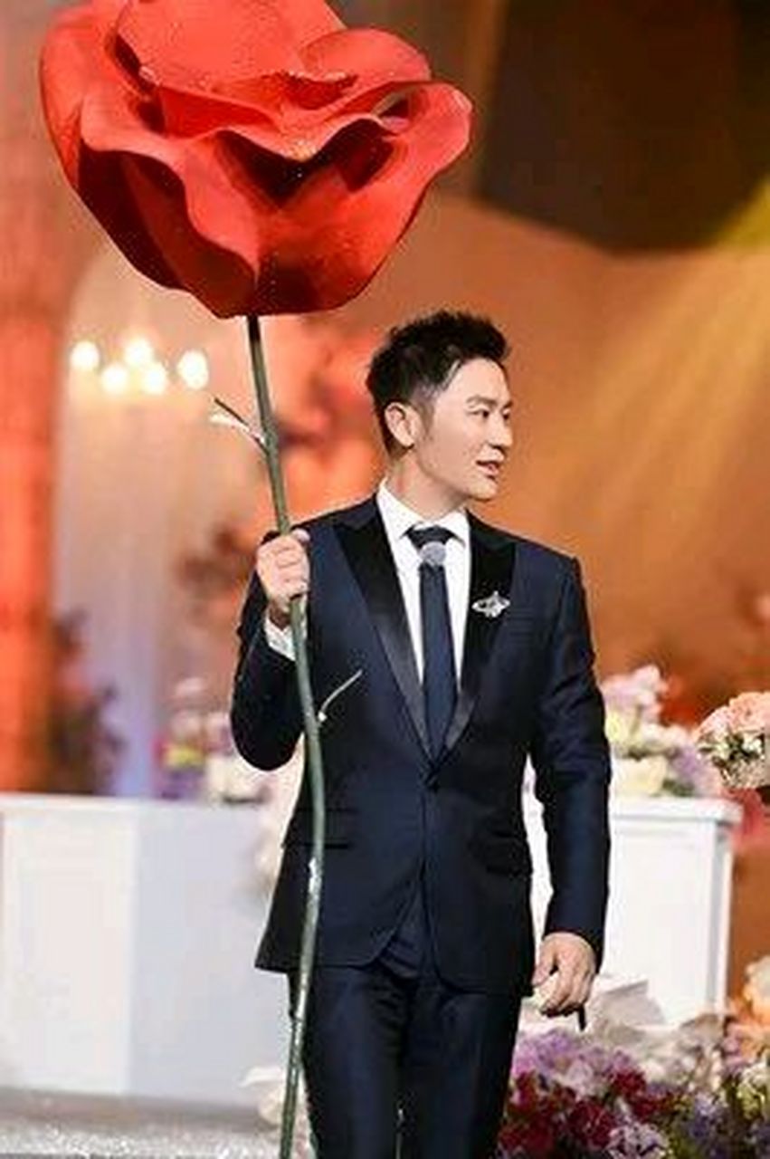 李晨送给女友心形石头的梗娱乐圈都知道,现在李晨改了,不再送石头了