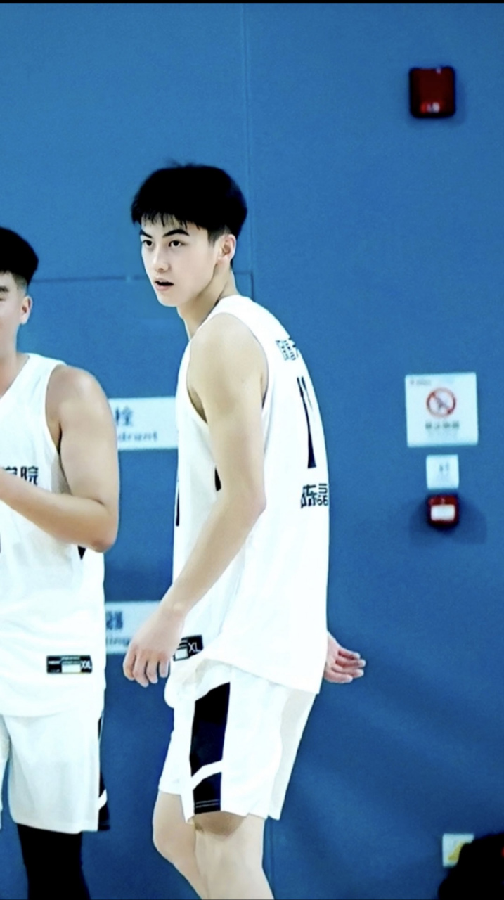 成都体育学院的体育生,你会喜欢这样的男生呢?#体育生