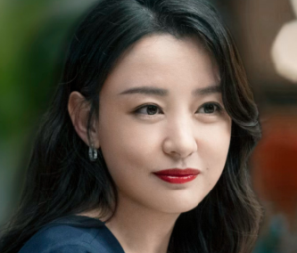 参演《琅琊榜》走红,如今周奇奇又凭《向风而行》惊艳了无数观众