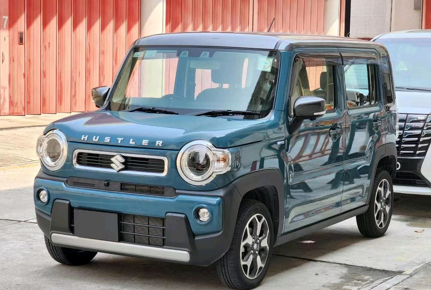 jimny车头 北斗星车身!铃木hustler亮相街头,空间更大,油耗3升