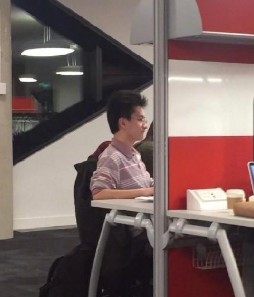 快乐星球丁凯乐的扮演者李瑞近照曝光,网友看后都哭了:不帅了