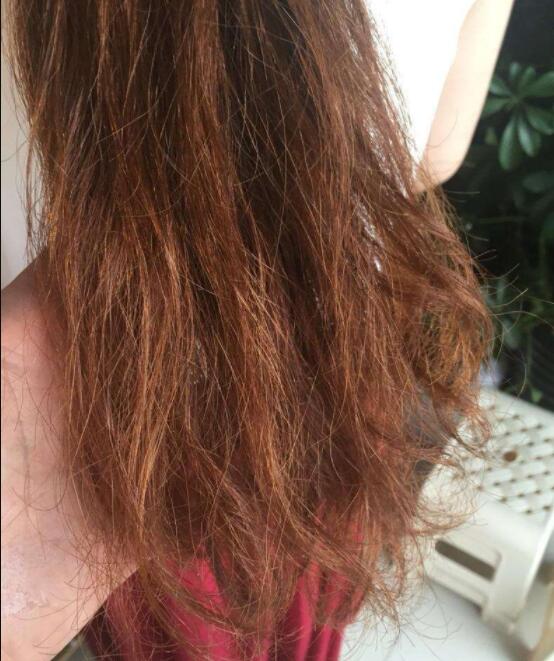 50岁女性发型指南:如何遮盖白发,增加发量,选择适合自己的发型