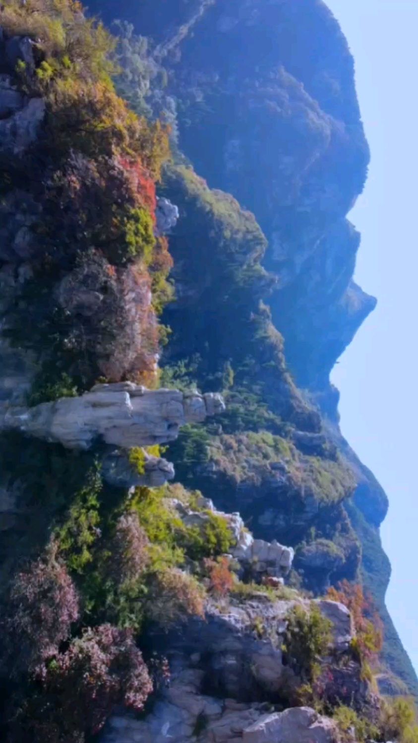 淄博博山,石门景区小黄山,红叶已经开始显色,周末来刚刚好-度小视